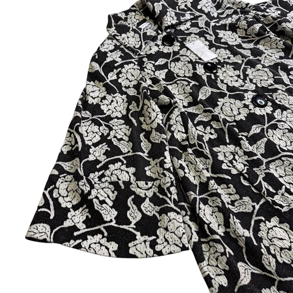 Newport News Black & White Floral Brocade Jacket Coat
Size 8
NWT
Vintage - Picture 6 of 11